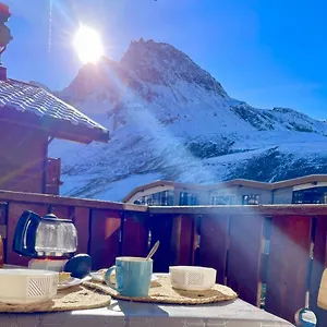 https://charmant-studio-aux-pieds-des-pistes-vue-sur-la-montagne.hotels-rhonealpes.com