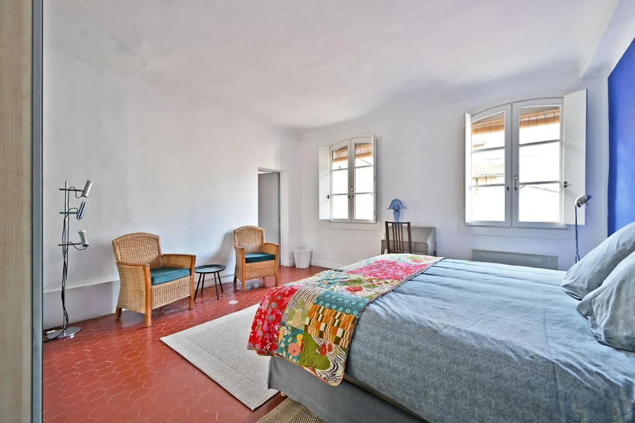Les Felibres Apartment Avignon